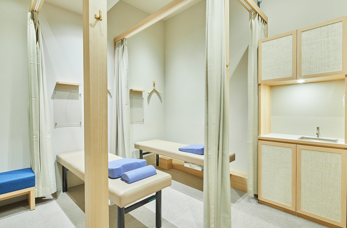 ReCORE鍼灸｜接骨　コレド室町院の内装写真(施術エリア)